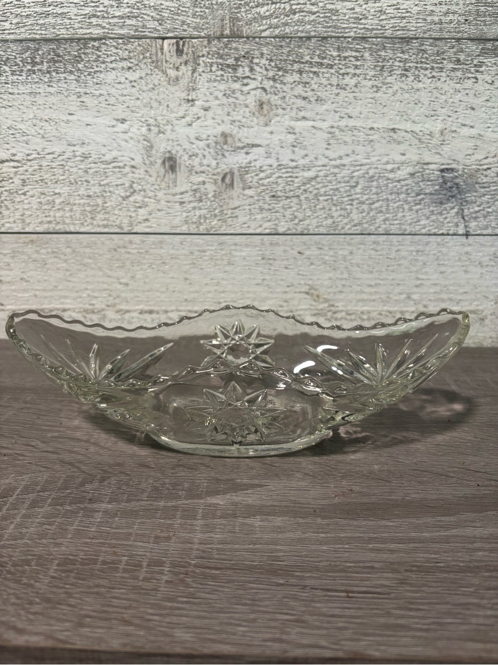 Pressed Glass Starburst Serving Bowl - Clear